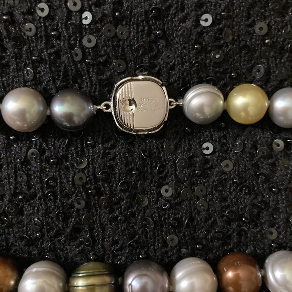 Pearl Strand Necklace,Faux,Multi colors Special clasp to be worn either way. - Picture 4 of 4